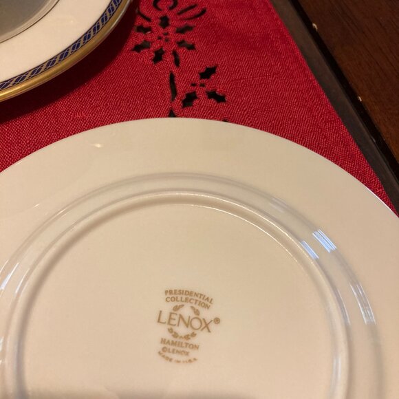 Footed Tea Cups - Picture 3 of 4